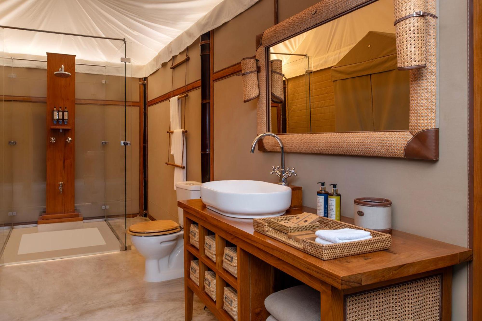 The Outpost Al Barari Camp Hotel Mesaieed Ngoại thất bức ảnh