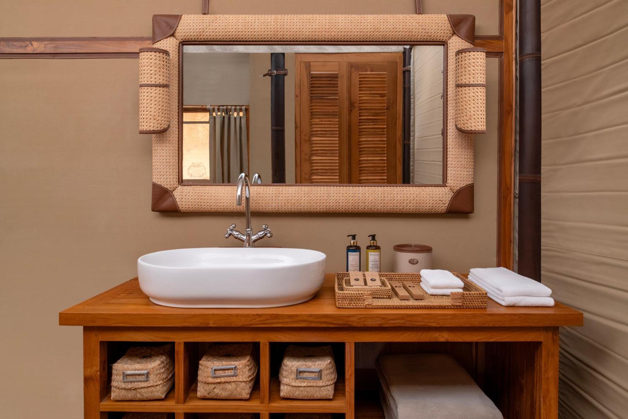 The Outpost Al Barari Camp Hotel Mesaieed Ngoại thất bức ảnh